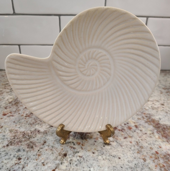 Coastal ivory seashell candle plates, set of 3 - Picture 7 of 10